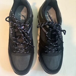 Dr.Scholl’s High Sierra shoes- women’s 8.5